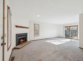 1027 Valley Side Dr, Maumee, OH