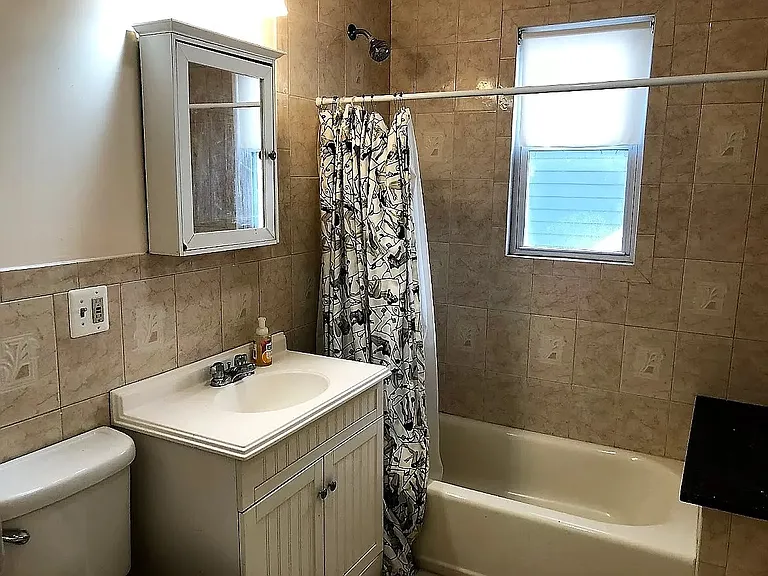 28 Litchfield St #4 — Photo 9