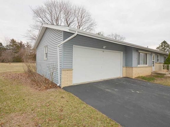 2nd image of 1324 Gladys Dr