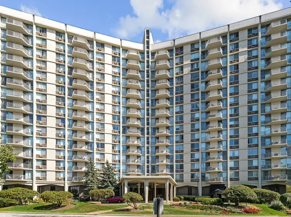 40 N Tower Rd APT 1E, Oak Brook, IL 60523