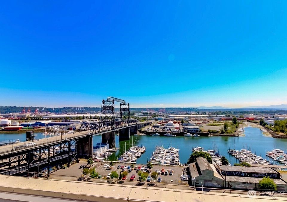 1st image of 1120 Cliff Street #211