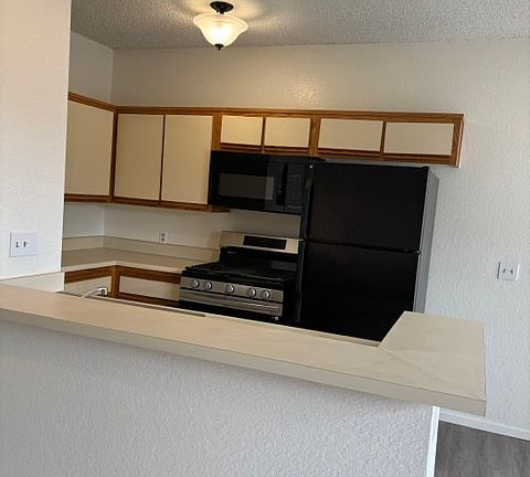 3rd image of 1307 Mount Gleason Ave #204