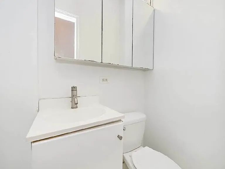 435 E 12th St #1 — Photo 11