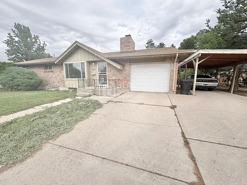 3200 S Fulton Ct