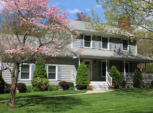 359 Pease Rd, East Longmeadow, MA 01028