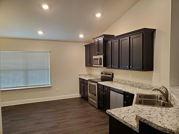 5th image of 18112 Canal Ct