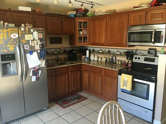 3rd image of 560 Wisconsin Dr