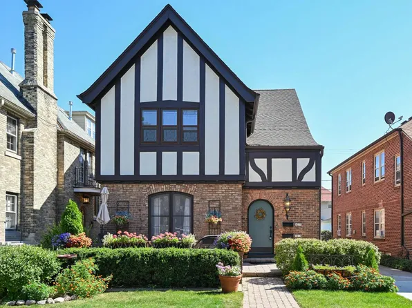 4216 North Farwell AVENUE #4218, Shorewood, WI 53211