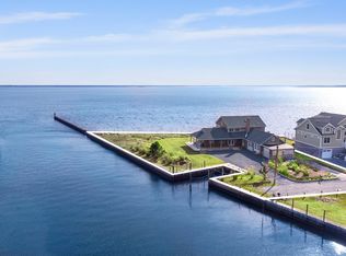 10 Inletview Pl, Center Moriches, NY 11934