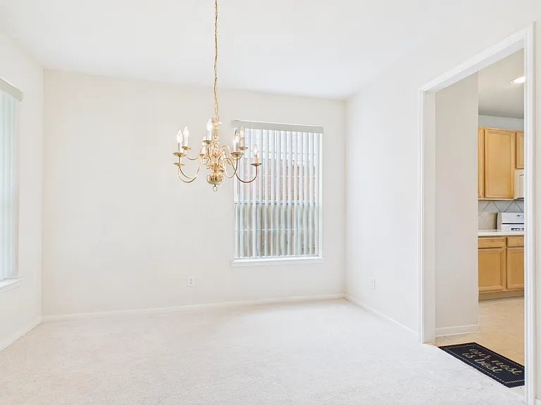 4702 Rolling View Ct — Photo 6