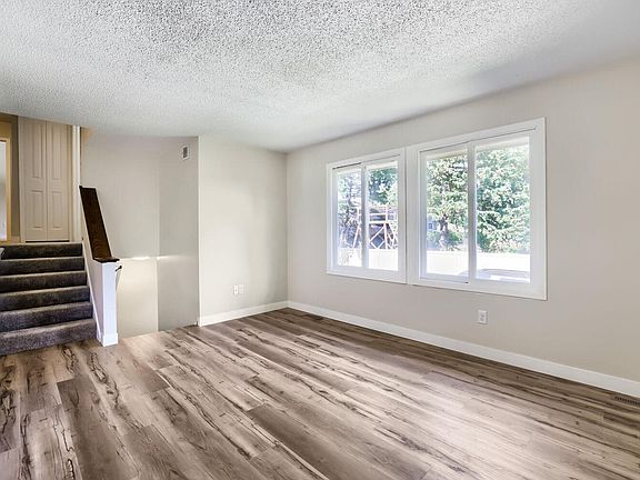 3rd image of 14956 Dodd Blvd
