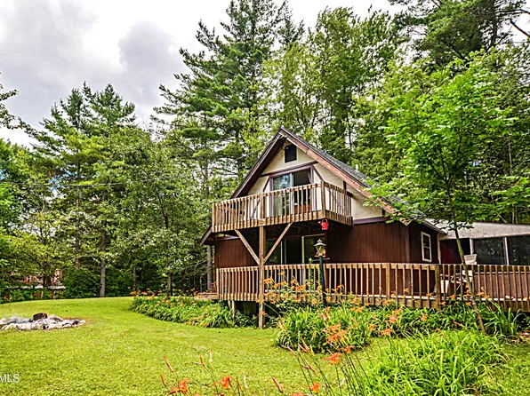 47 Porcupine Loop, Becket, MA 01223