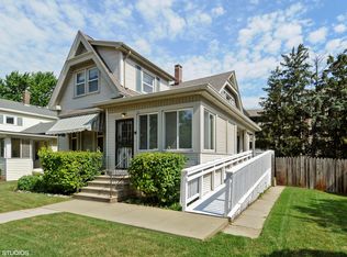 115-117 Aurora Ave, Naperville, IL 60540