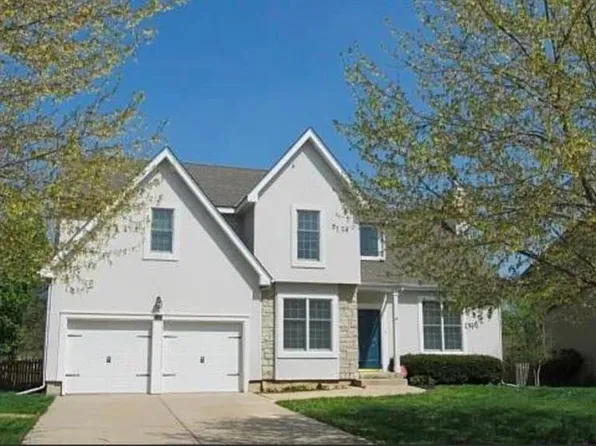 5216 W 158th Pl, Overland Park, KS 66224