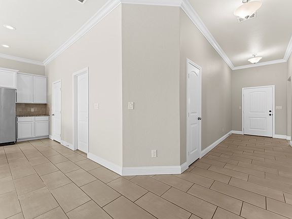 3rd image of 1025 Yancy Ct