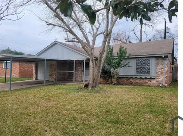 3822 Heatherbrook Dr, Houston, TX 77045