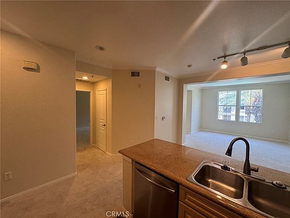 4th image of 3458 Watermarke Pl