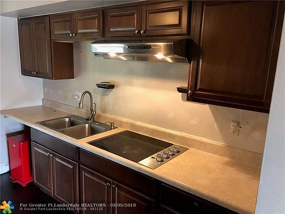 5th image of 4120 Woodside Dr