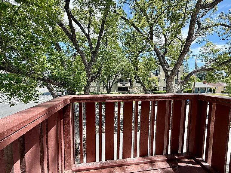 3000 W Victory Blvd #200 — Photo 13