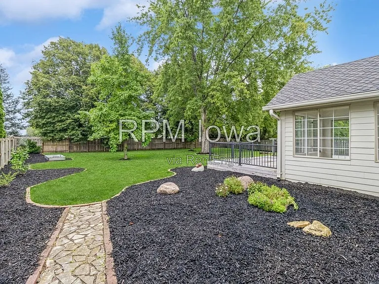 13585 Summit Dr — Photo 28