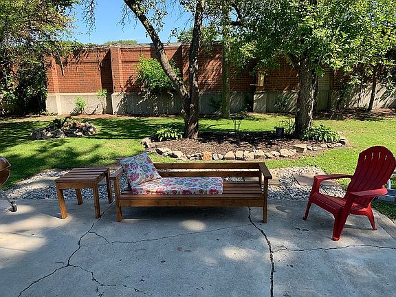 4th image of 24815 Republic Ave