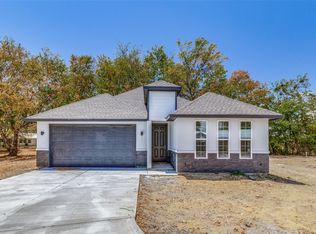 121 N 10th St, Mabank, TX 75147