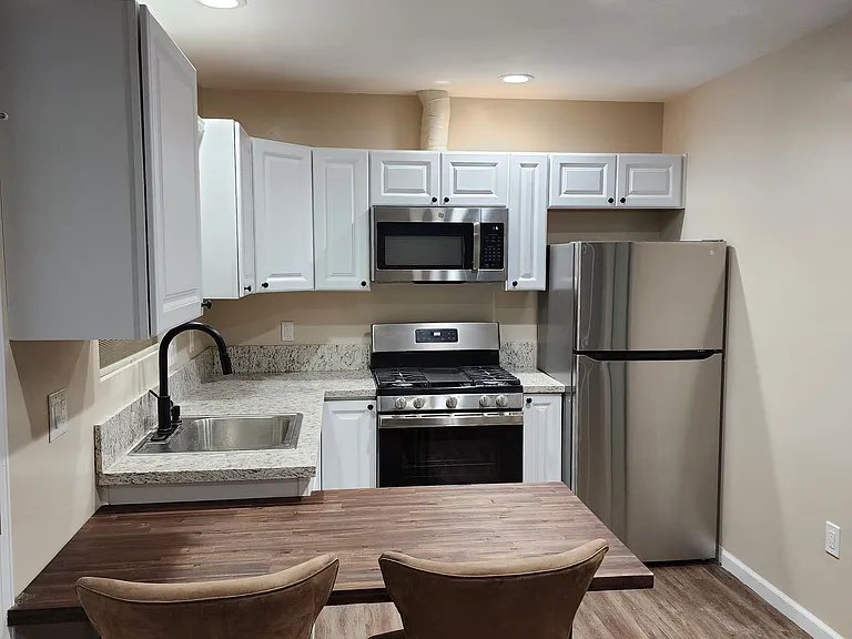 6505 White Oak Ave — Photo 20
