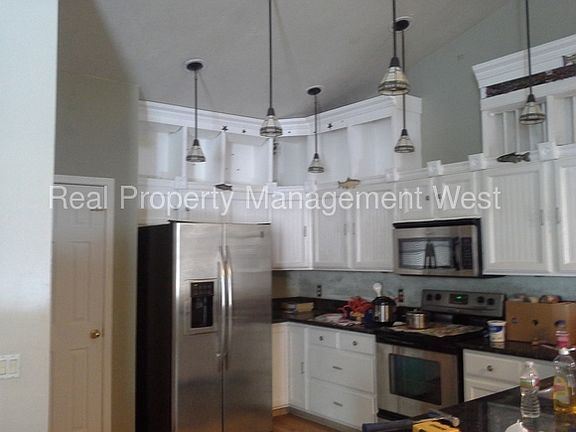 5th image of 371 E Thornberry Dr