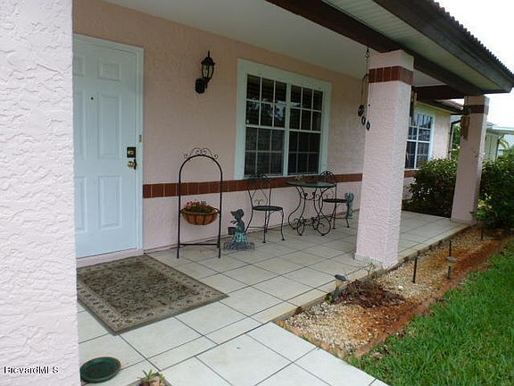 2nd image of 881 Seven Gables Cir SE