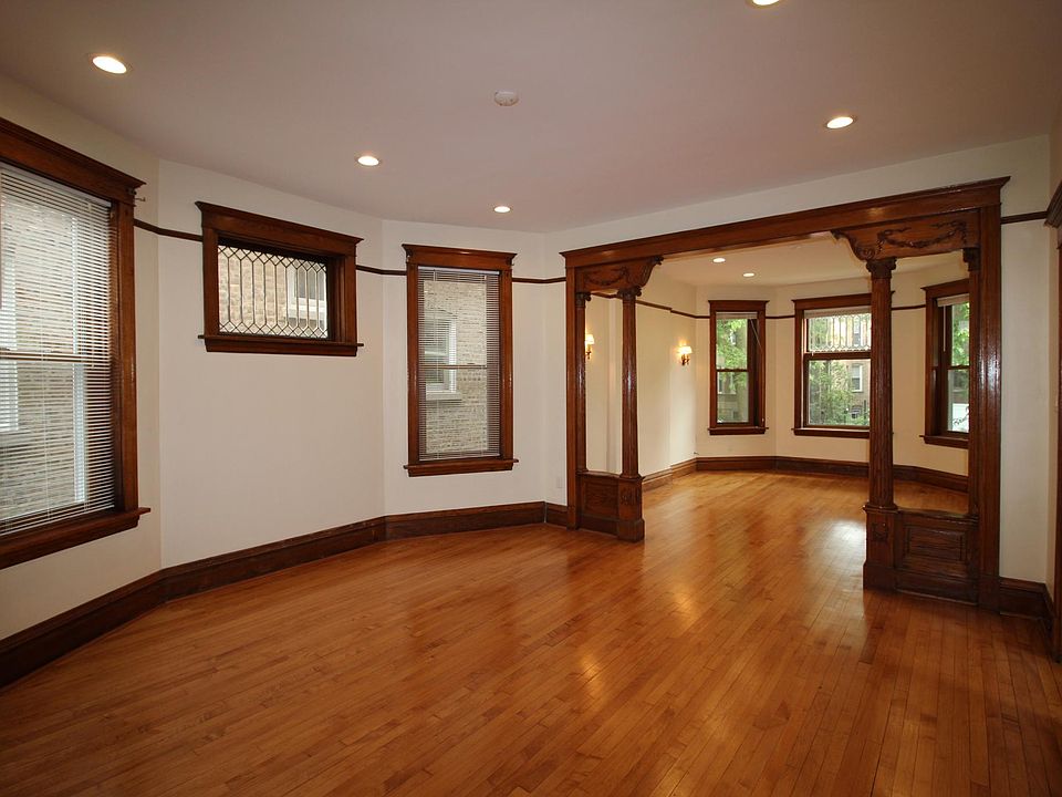 1st image of 2218 W Walton St #1