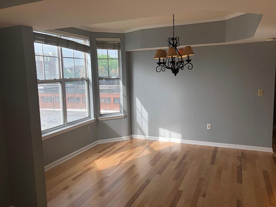 2nd image of 405 7th St Unit 400