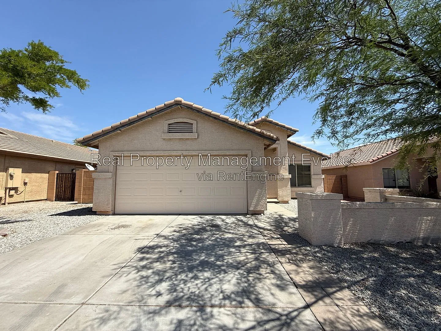 3 bed, 2.0 bath, 1139 sqft, $1,700 — Photo 2