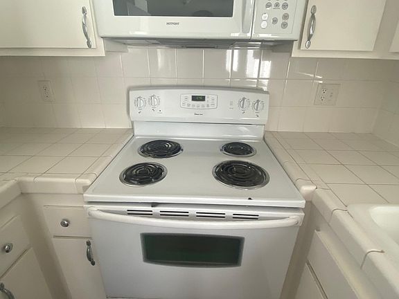 4th image of 846 4th St APT 308