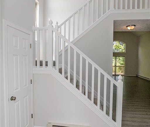 4th image of 4640 Creekside Dr