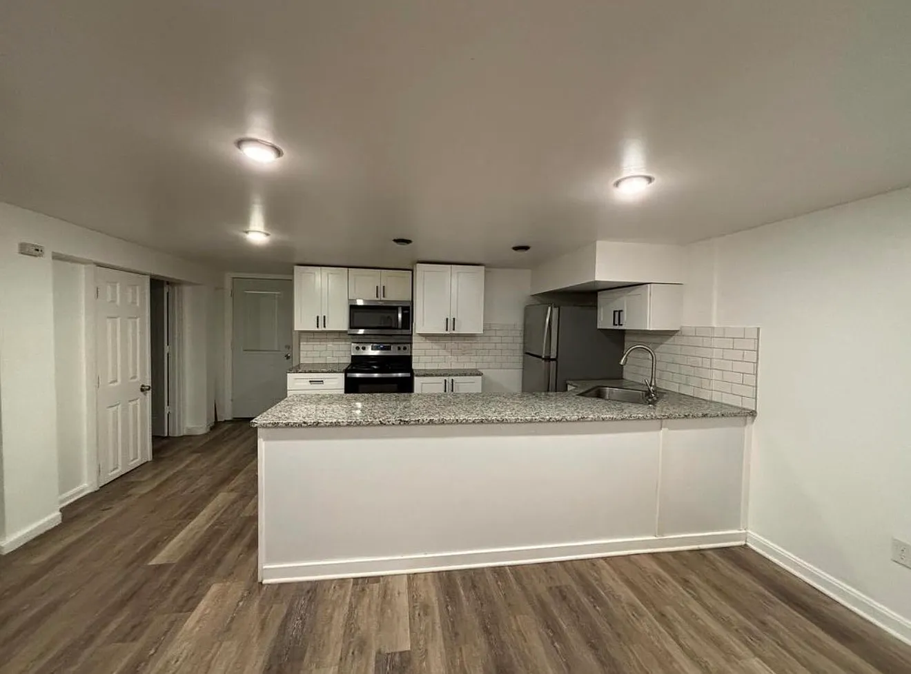 2 bed, 1000 sqft, $1,495 — Photo 3
