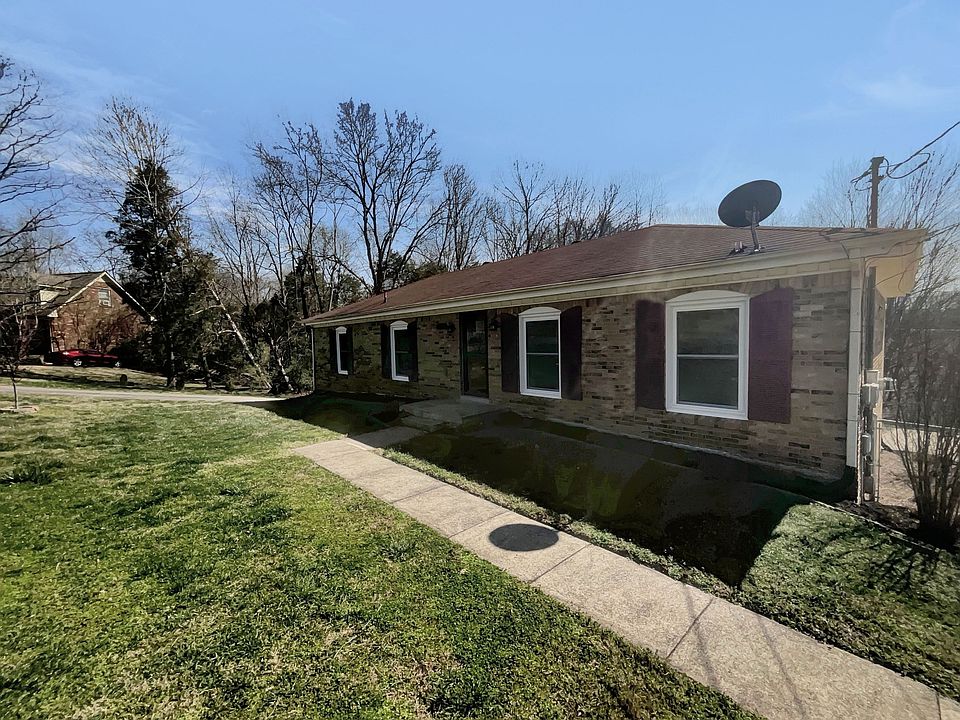 1st image of 650 Chesterfield Cir