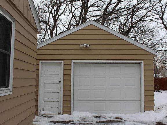 3rd image of 1511 6th Ave N