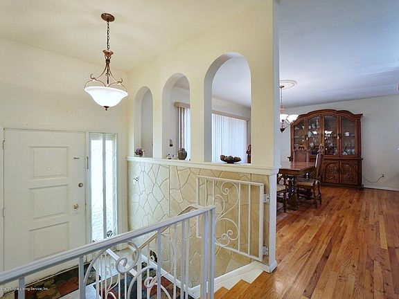 5th image of 315 Olympia Blvd