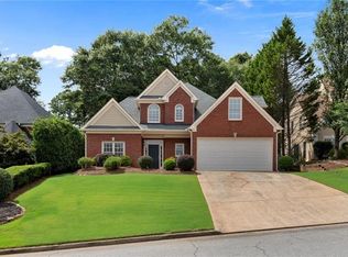 1015 Cresta Ct, Roswell, GA 30075