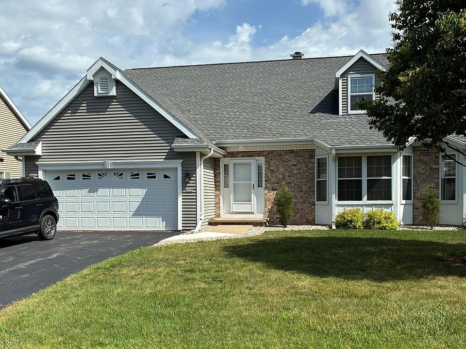 1st image of 2513 Village Ln