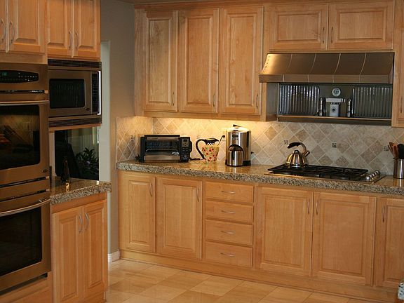 Double oven and 5 burner stove are state-of-art; pull-out drawers too!