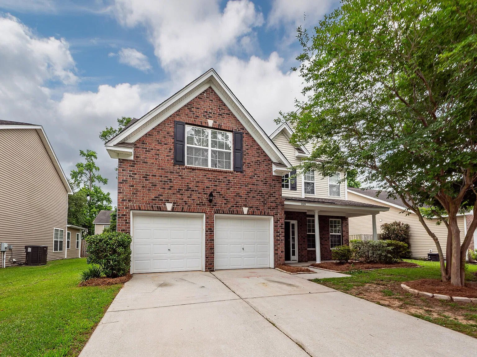 5 bed, 3.0 bath, 2552 sqft, $2,800 — Photo 2