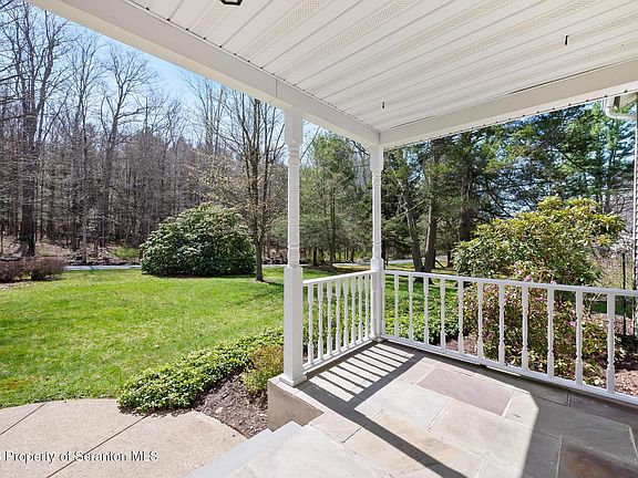 5th image of 353 Benton Rd