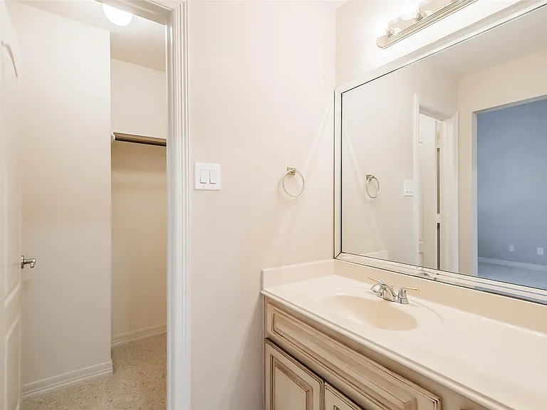 12411 Santiago Cove Ln — Photo 37