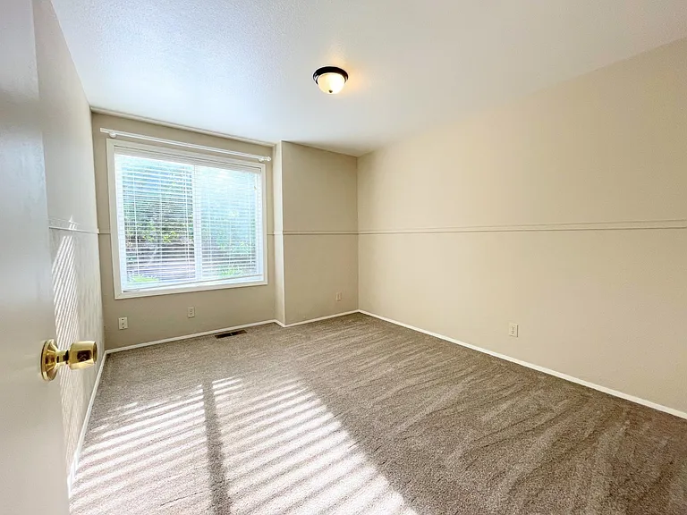 201 E Mountain View Dr — Photo 18