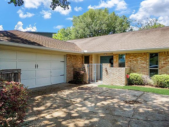 Attached garage makes for easy entry into kitchen area
