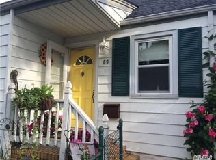69 E Hollywood Ave, Lindenhurst, NY 11757