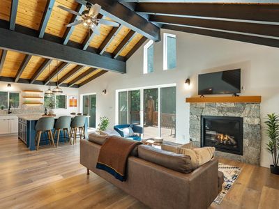 550 Carnelian Rd, Carnelian Bay, CA, 96140