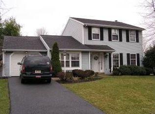 2252 Bob White Ln, Lancaster, PA 17601