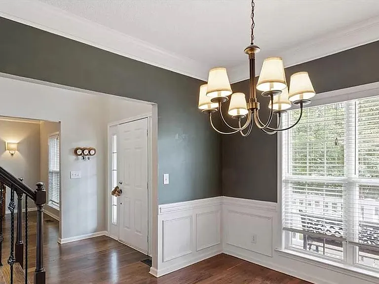 2804 Colmar Ln — Photo 3